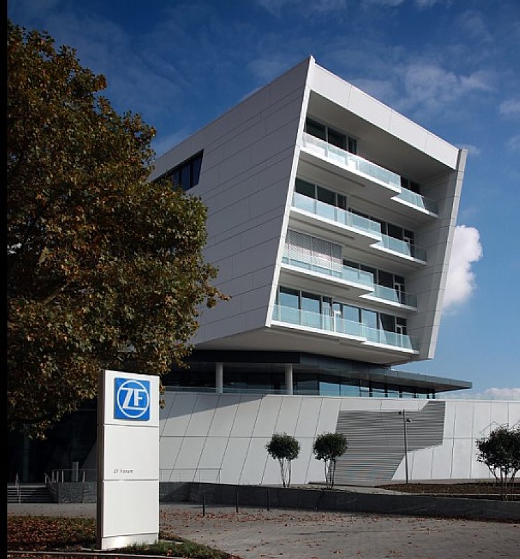 Концерн ZF передал учебные агрегаты филиалу Учебно-курсовой комбинат ГУП «Мосгортранс»