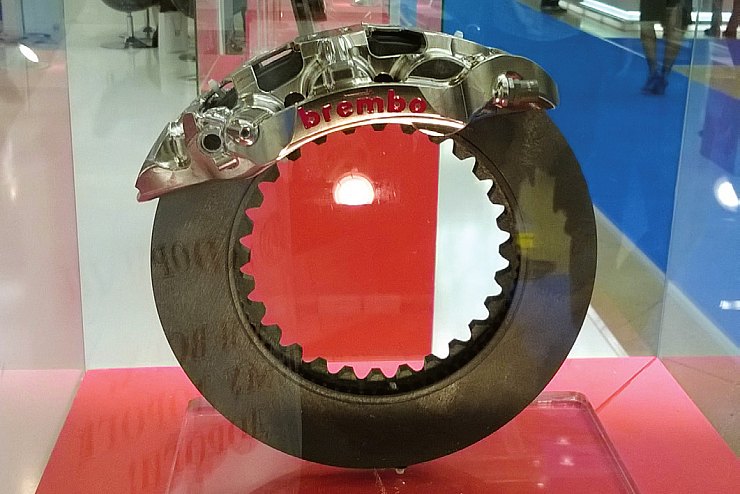 Тормозной комплект для Formula 1 компании Brembo