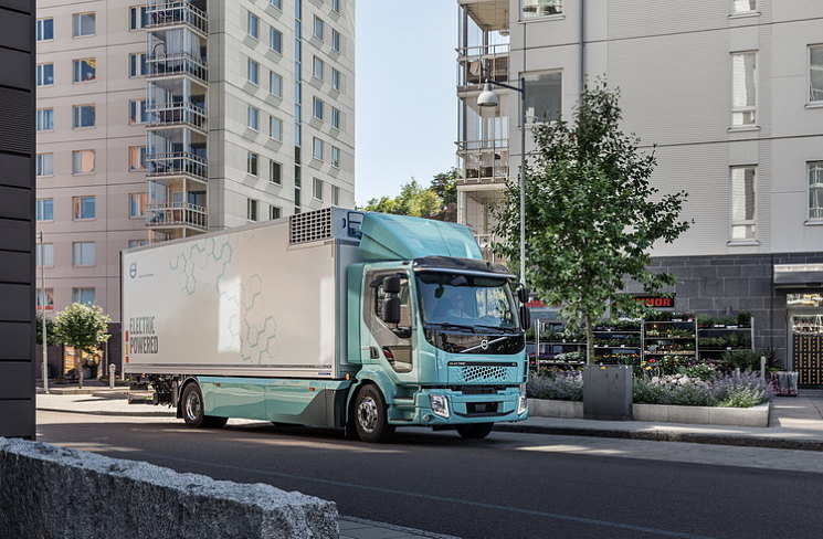 Шведские клиенты получили первые электрогрузовики Volvo
