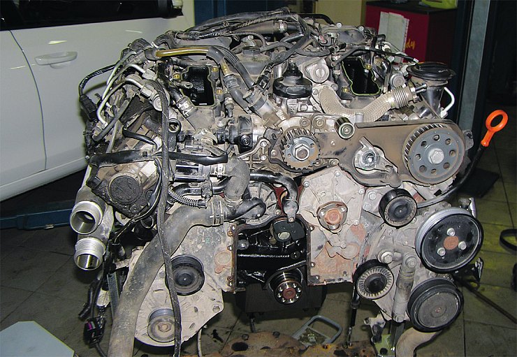 Капитальный ремонт современного двигателя требует как минимум 
высококвалифицированного механика-моториста. А где его взять?